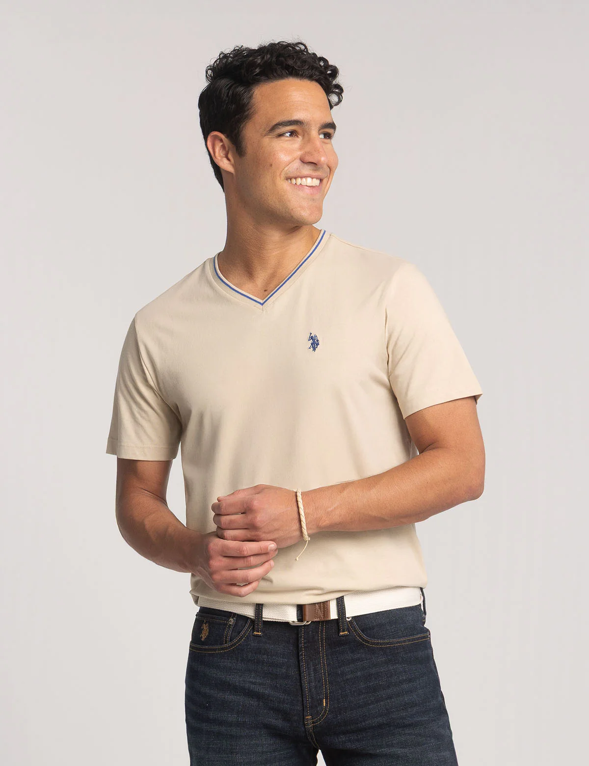 7952-tipped-v-neck-jersey-t-shirt-5.webp TIPPED V-NECK JERSEY T-SHIRT