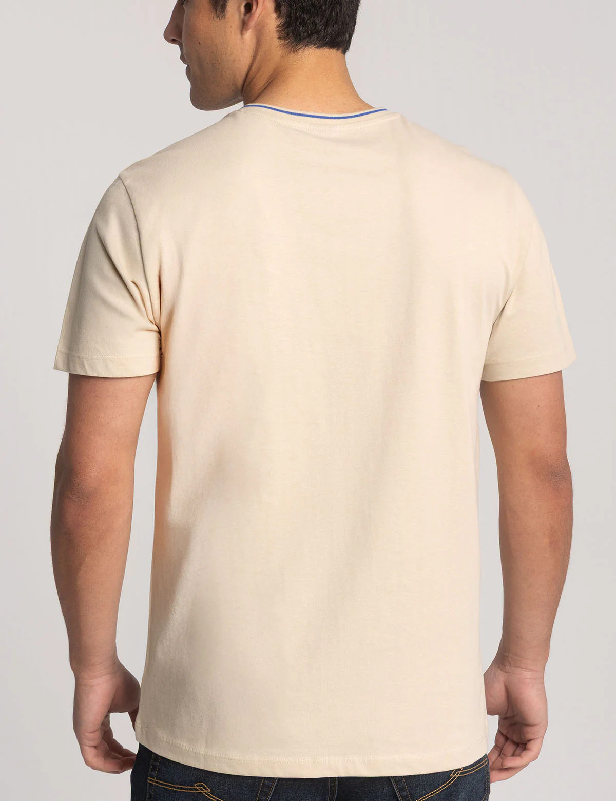 7952-tipped-v-neck-jersey-t-shirt-8.webp TIPPED V-NECK JERSEY T-SHIRT
