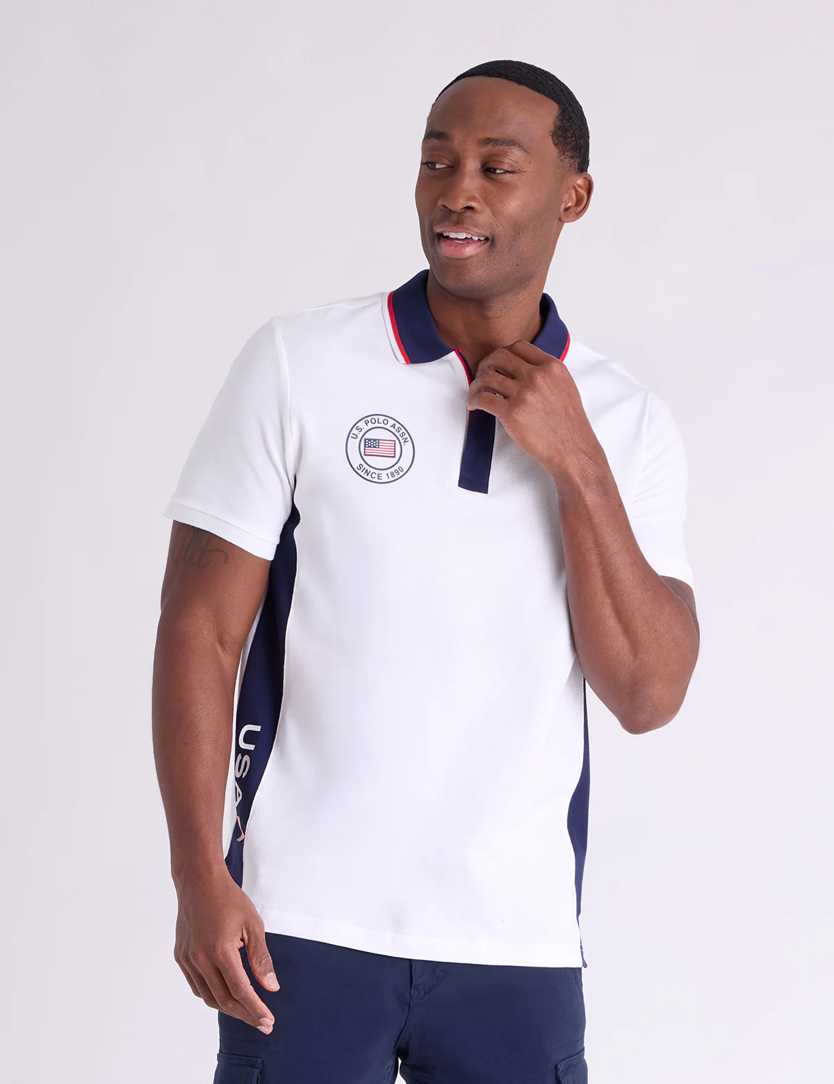 890-usa-vertical-patch-pique-polo-shirt-with-zip-placket-6.webp USA VERTICAL PATCH PIQUE POLO SHIRT WITH ZIP PLACKET