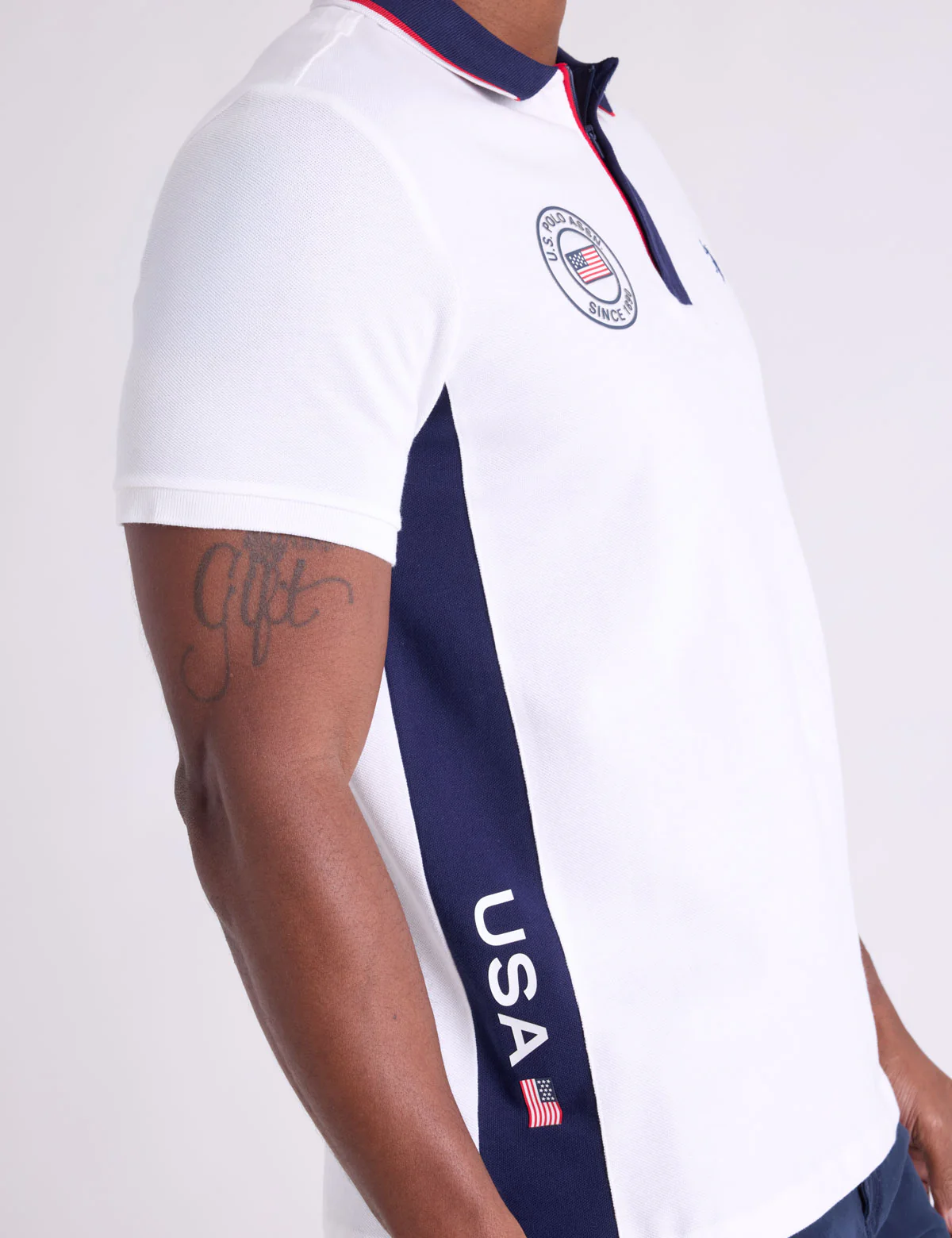 890-usa-vertical-patch-pique-polo-shirt-with-zip-placket-7.webp USA VERTICAL PATCH PIQUE POLO SHIRT WITH ZIP PLACKET