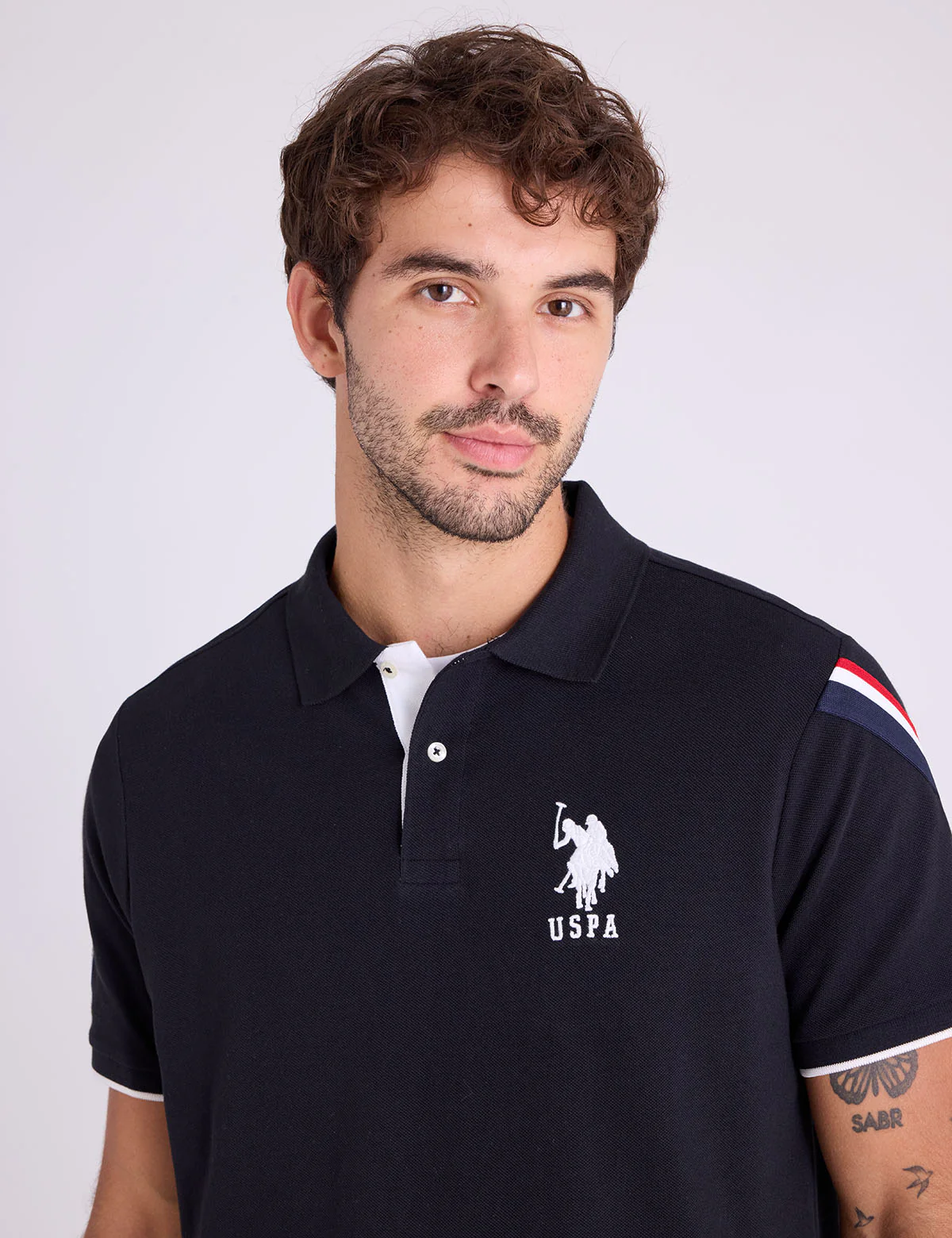 8917-signature-tricot-tape-pique-polo-shirt-4.webp SIGNATURE TRICOT TAPE PIQUE POLO SHIRT