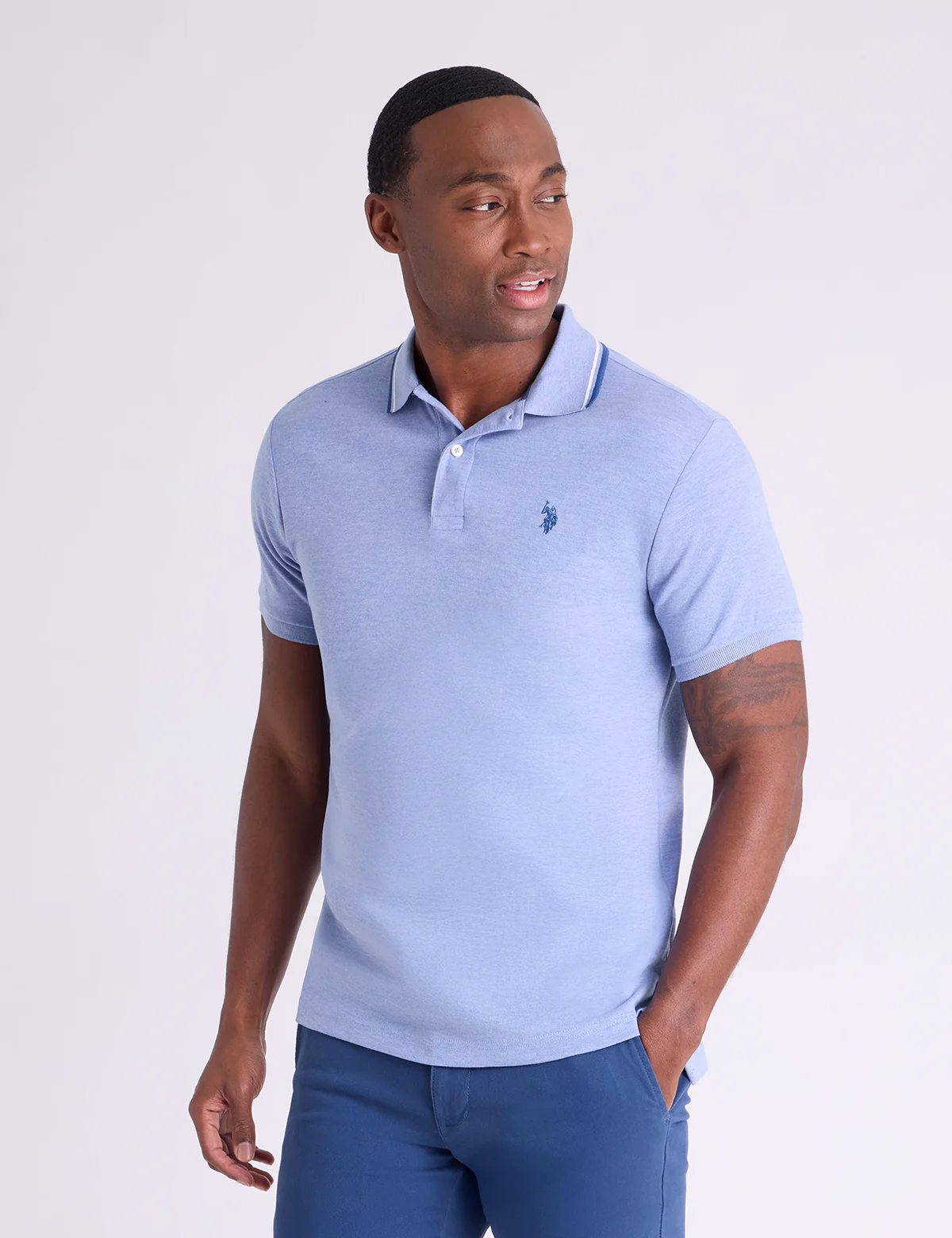 8998-slim-fit-tipped-interlock-polo-shirt-1.webp SLIM FIT TIPPED INTERLOCK POLO SHIRT
