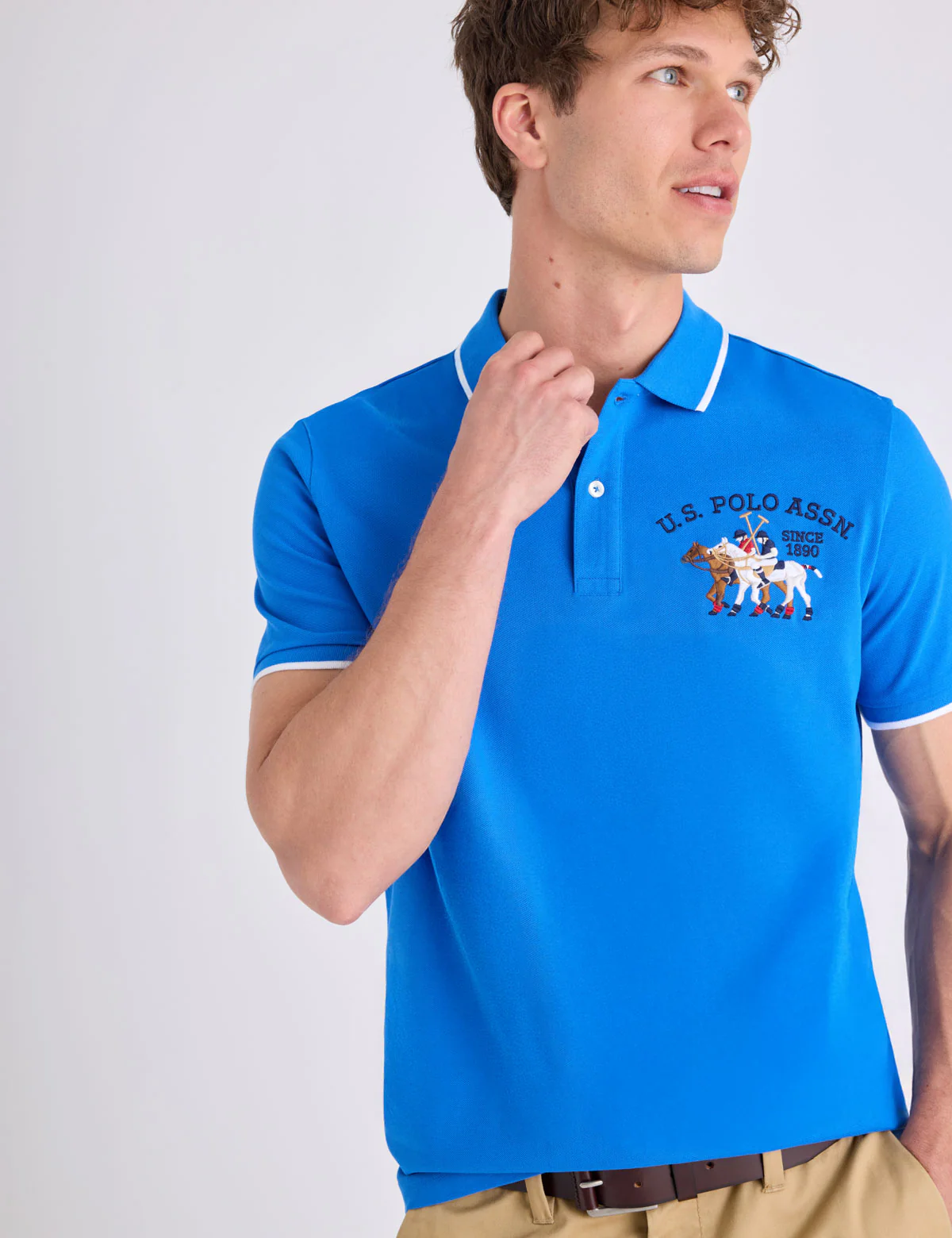 939-pique-polo-shirt-with-logo-emblem-1.webp PIQUE POLO SHIRT WITH LOGO EMBLEM