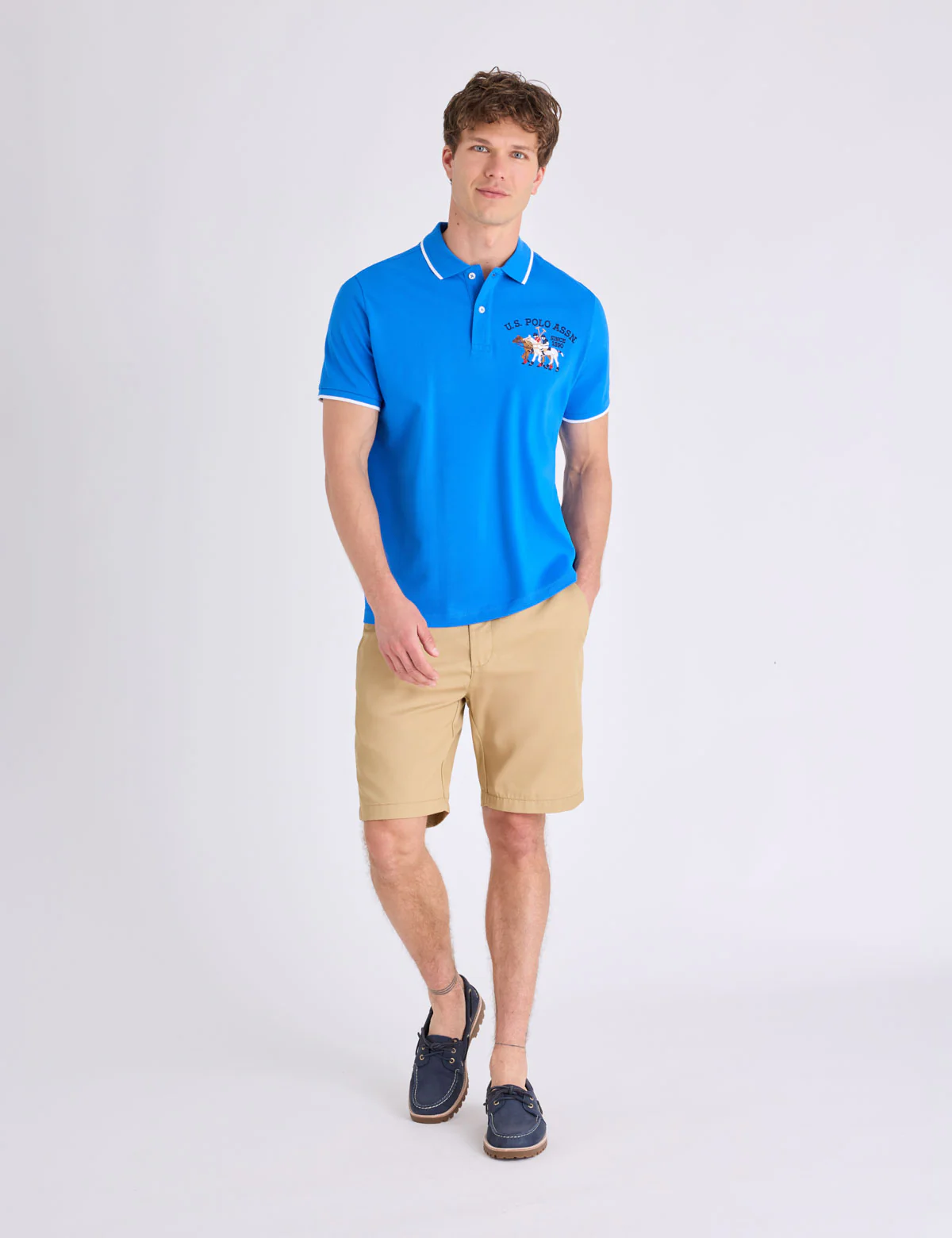 939-pique-polo-shirt-with-logo-emblem-4.webp PIQUE POLO SHIRT WITH LOGO EMBLEM