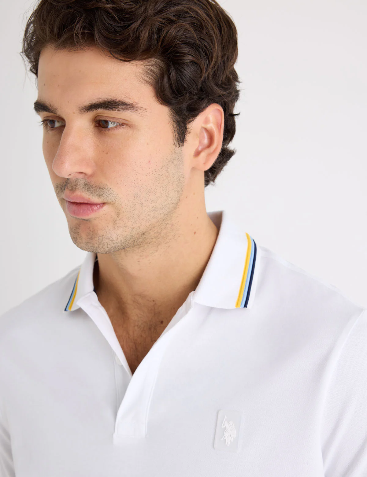 972-raised-tipped-signature-stripe-polo-shirt-3.webp RAISED TIPPED SIGNATURE STRIPE POLO SHIRT